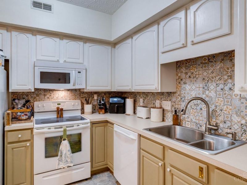 120 Tall Trees Drive, Unit 13E, Batavia Township, OH 45102 Photo 11
