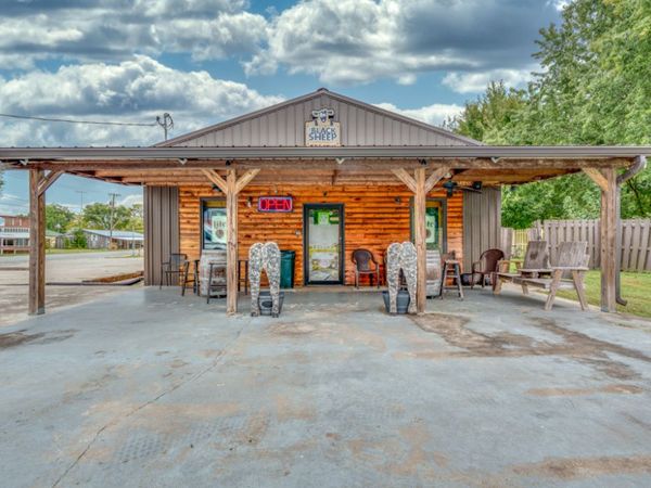 9 E Main Street , Tamaroa, IL 62888