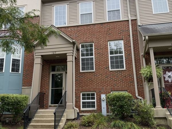 105 Station Park Circle, Grayslake, IL 60030