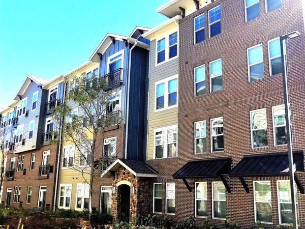 690 E Algonquin Road , Unit 2204, Schaumburg, IL 60173