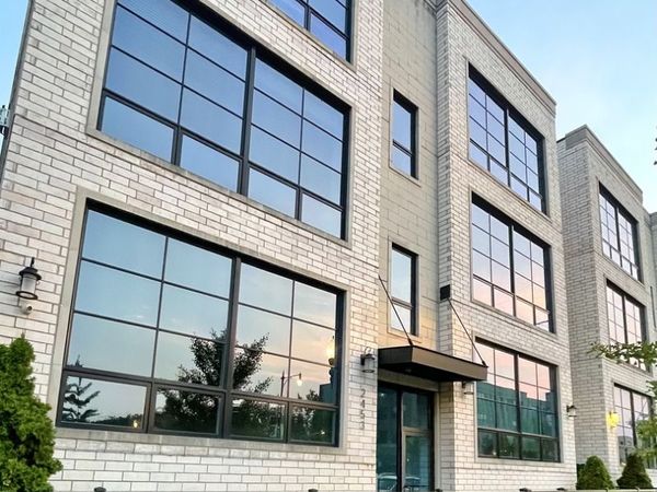 2453 W Irving Park Road , Unit 1E, Chicago, IL 60618