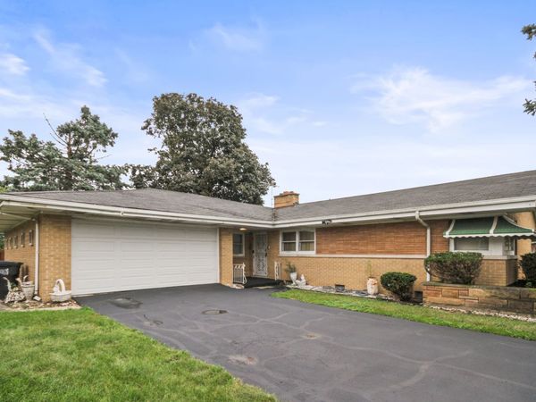 16255 Greenwood Avenue , South Holland, IL 60473