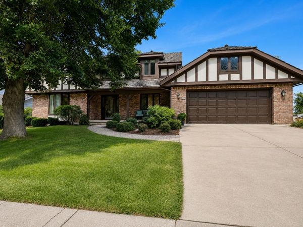 612 Paddock Lane , Libertyville, IL 60048