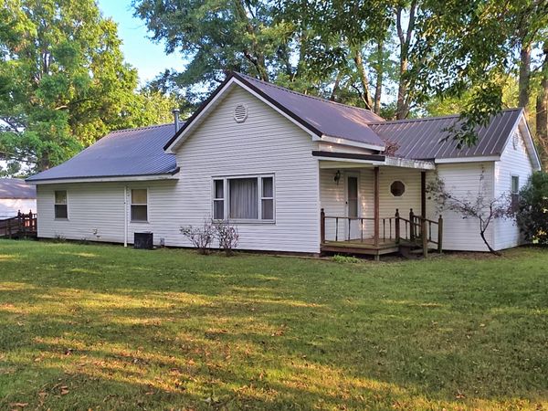 1401 Main Cross Street , Xenia, IL 62899