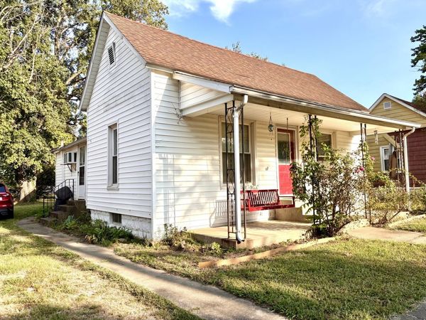 112 S 10th Street , Herrin, IL 62948