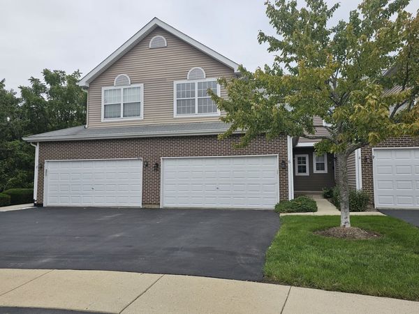 6 Grandview Court , Algonquin, IL 60102