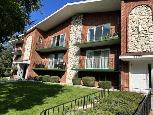 9605 S Komensky Avenue , Unit 202, Oak Lawn, IL 60453