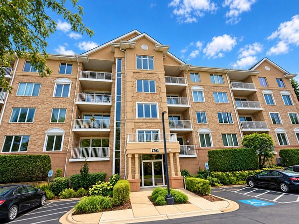 1761 Pavilion Way , Unit 308, Park Ridge, IL 60068