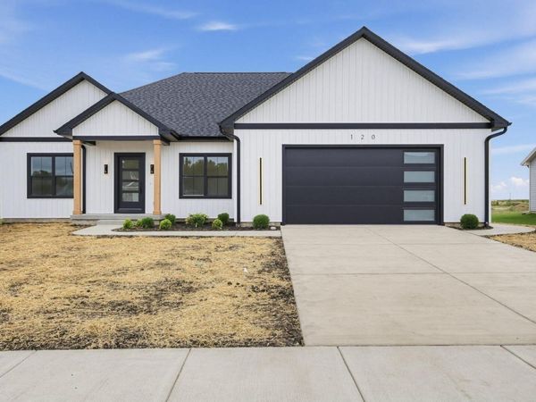 120 Lea Lane , Forsyth, IL 62535