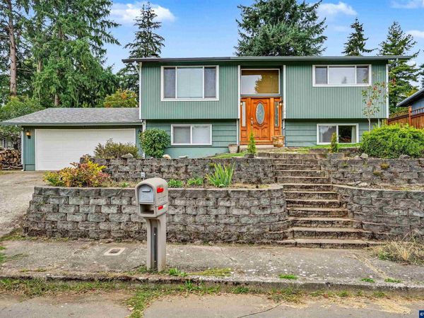 4805 7th Av SE, Salem, OR 97302