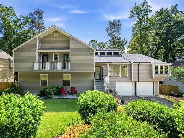 2184 Deep Woods Way , Marietta, GA 30062