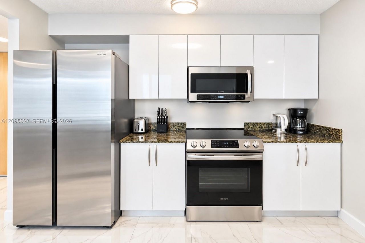 1200 Brickell Bay Dr, Unit PH4103, Miami, FL 33131 Photo
