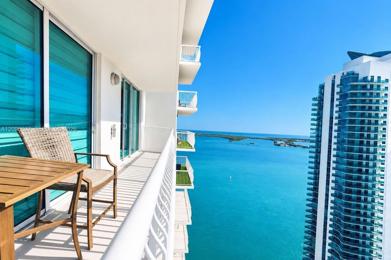 1200 Brickell Bay Dr, Unit PH4103, Miami, FL 33131 Photo