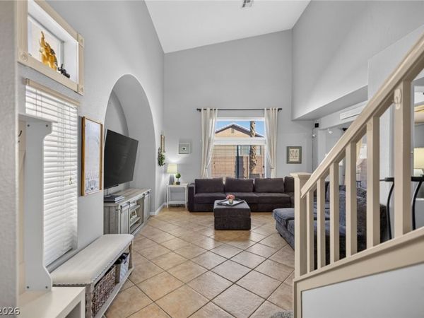 8842 Sacred Falls Avenue , Las Vegas, NV 89148