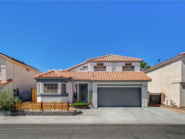 3725 Misty Falls Street , Las Vegas, NV 89129