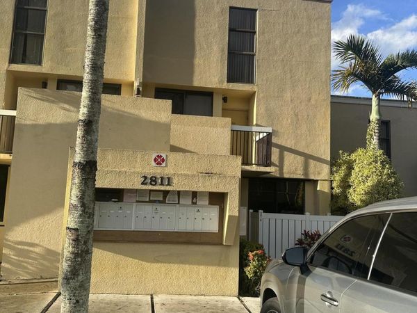 2811 SW 87th Terrace, Davie, FL 33328