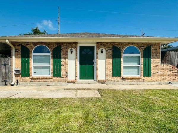 2748 ERIN Drive , Marrero, LA 70072
