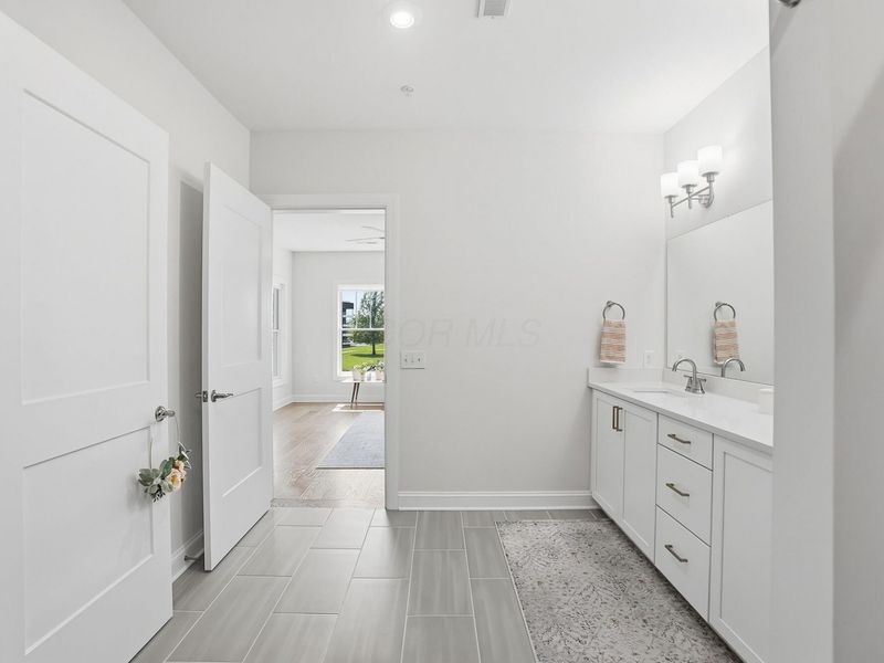 5233 Highpointe Lakes Drive, Unit 202, Westerville, OH 43081 Photo 30