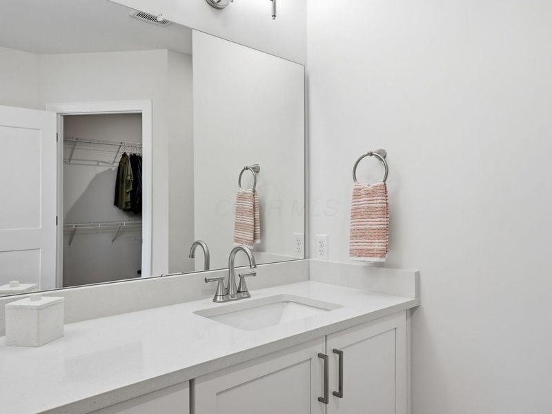 5233 Highpointe Lakes Drive, Unit 202, Westerville, OH 43081 Photo 33