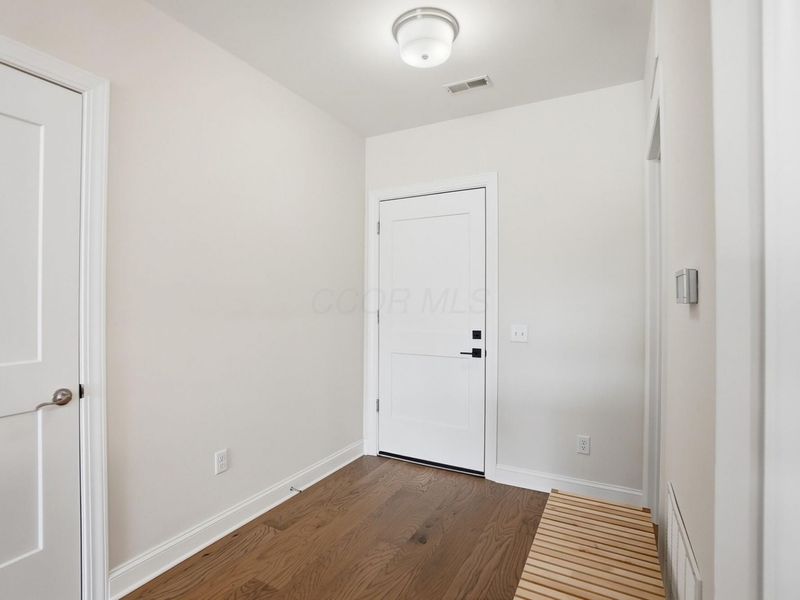 5233 Highpointe Lakes Drive, Unit 202, Westerville, OH 43081 Photo 7