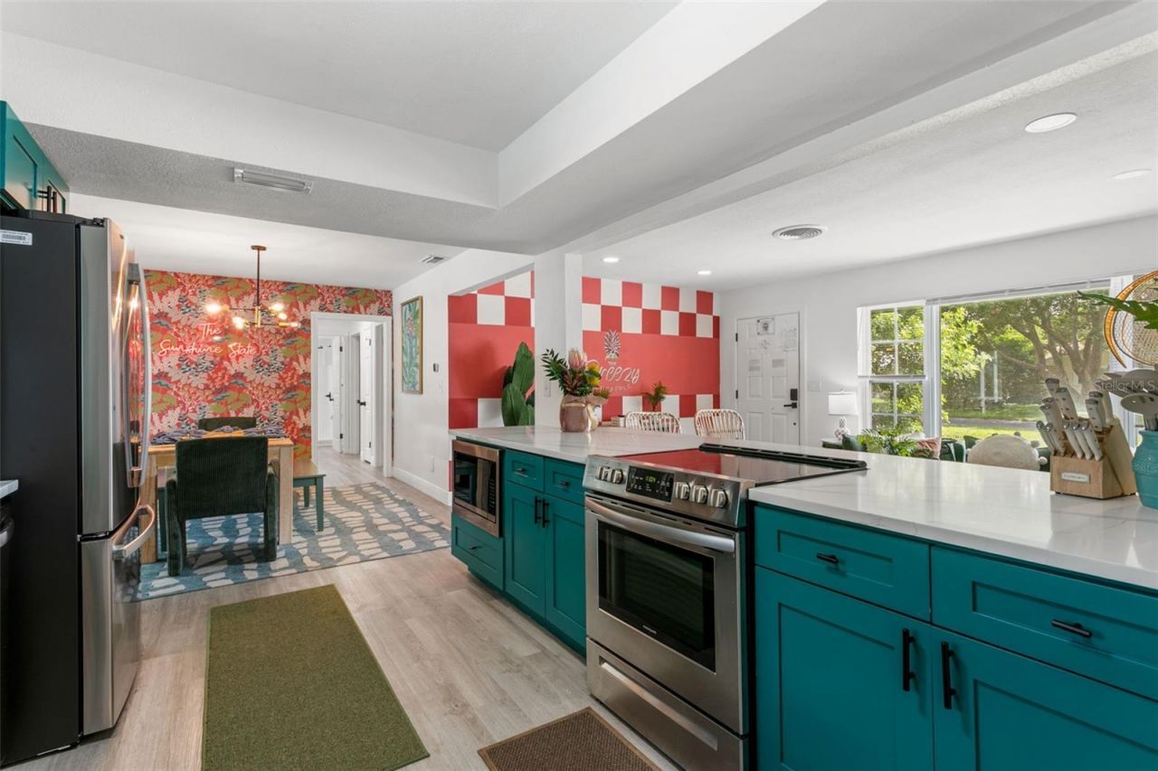 412 Deville Drive E, Largo, FL 33771 Photo