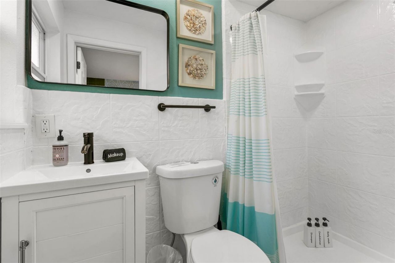 412 Deville Drive E, Largo, FL 33771 Photo
