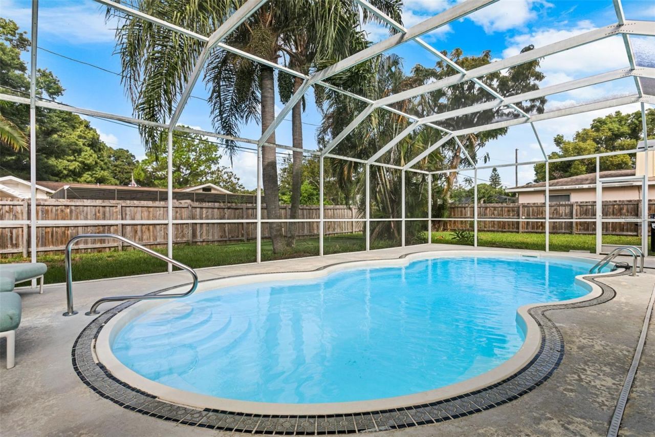 412 Deville Drive E, Largo, FL 33771 Photo