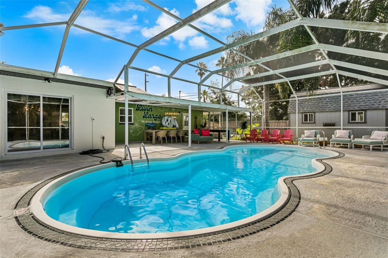 412 Deville Drive E, Largo, FL 33771 Photo