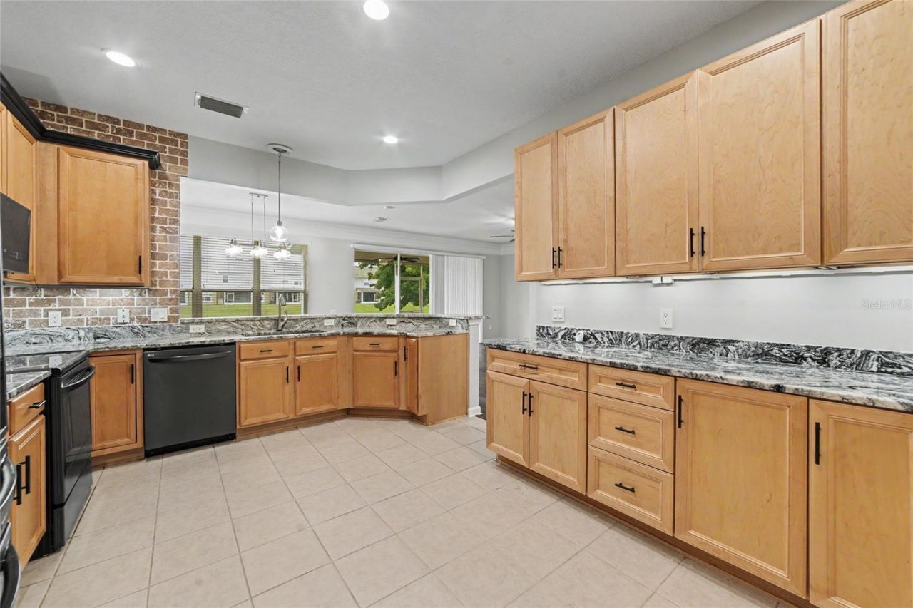 4635 Pond Ridge Drive , Riverview, FL 33578 Photo