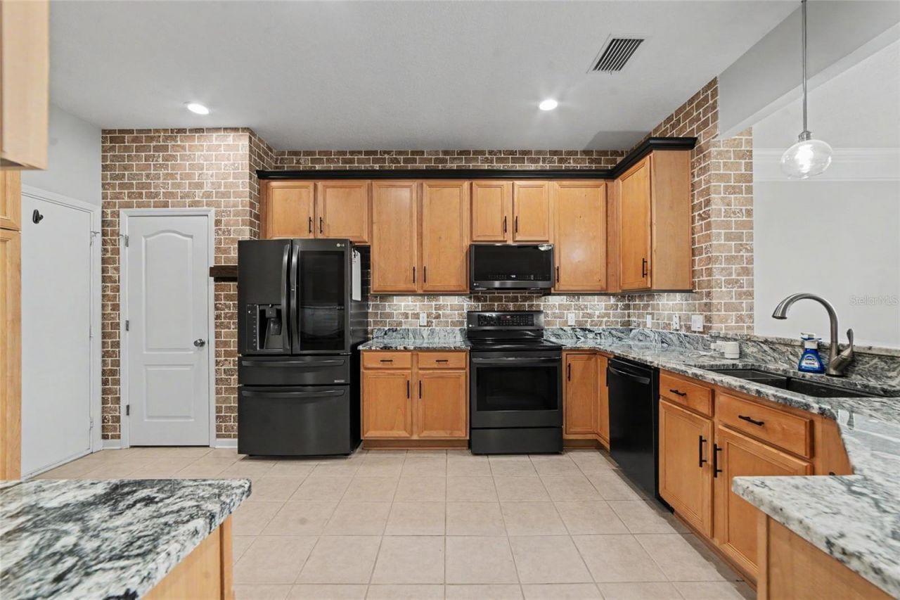 4635 Pond Ridge Drive , Riverview, FL 33578 Photo