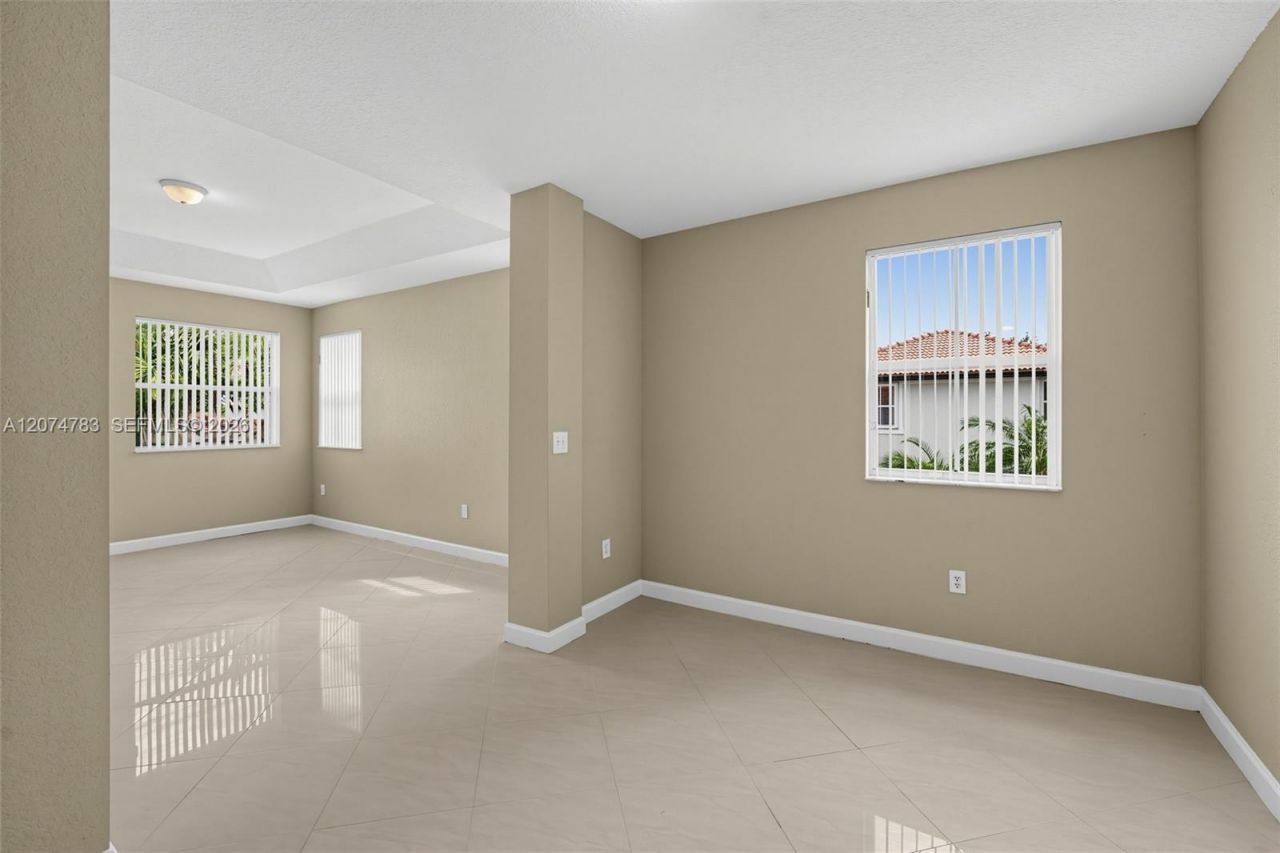 12141 SW 122nd Path, Miami, FL 33186 Photo