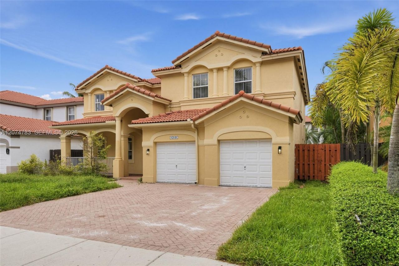 12141 SW 122nd Path, Miami, FL 33186 Photo