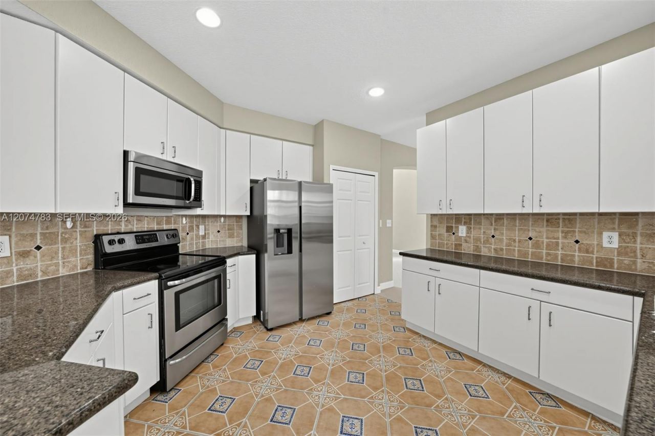 12141 SW 122nd Path, Miami, FL 33186 Photo