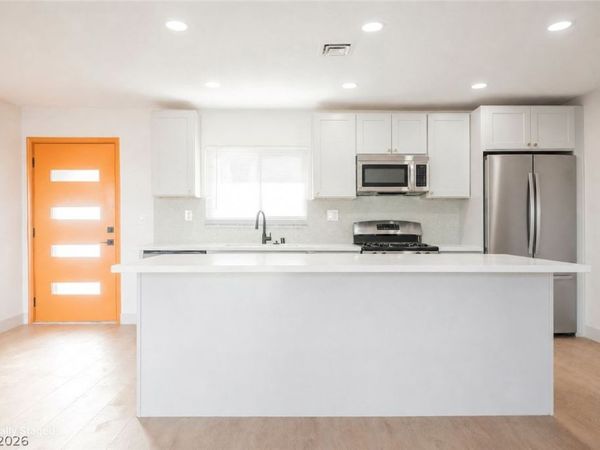 906 Baker Avenue , Las Vegas, NV 89108