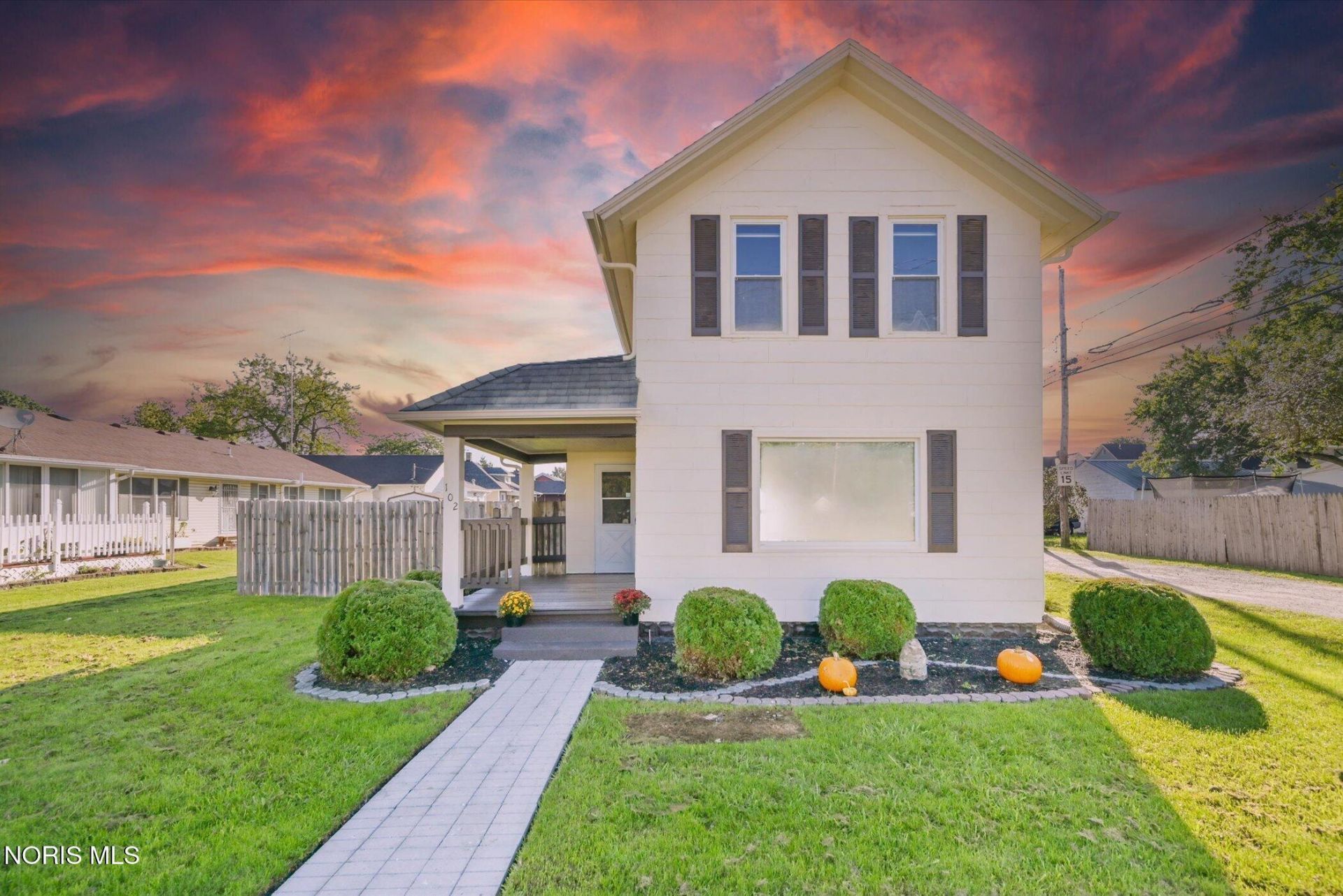 102 N Grove Street, Walbridge, OH 43465 Main Photo