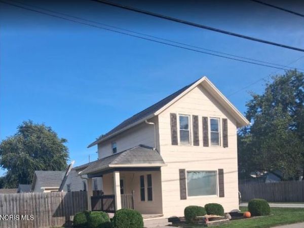 102 N Grove Street , Walbridge, OH 43465
