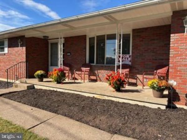 2433 HIGH POINT DRIVE, BETHLEHEM, PA 18017