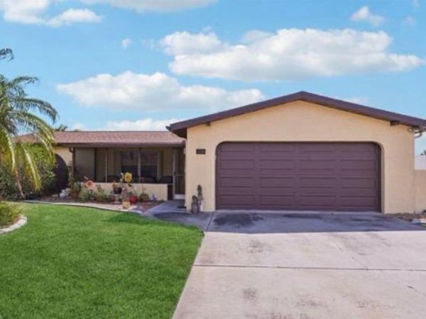 1116 SE 30TH Terrace, Cape Coral, FL 33904