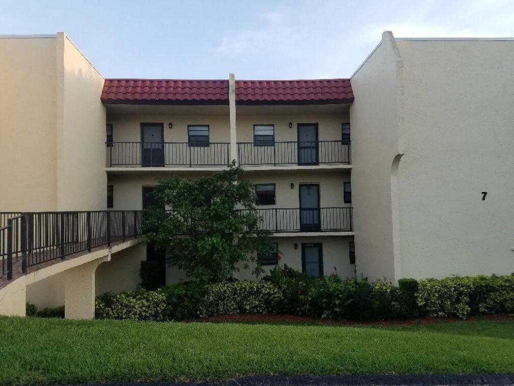 2050 Oleander Boulevard, Unit 7-206, Fort Pierce, FL 34950 Photo