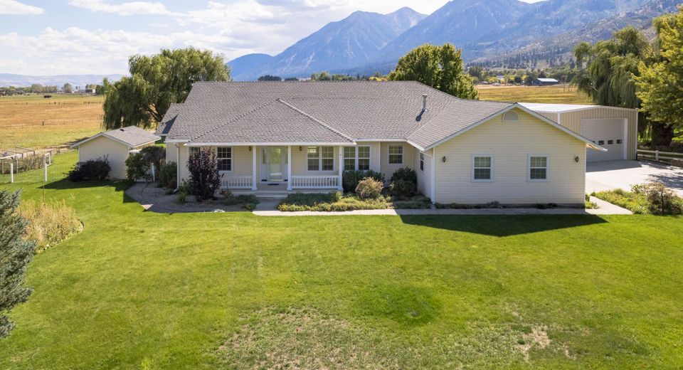 237 Laura Springs Circle, Gardnerville, NV 89460 Photo