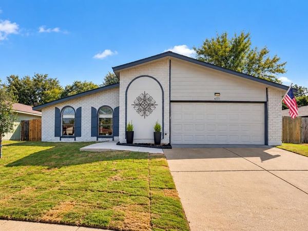 4721 Woodfield Drive, Arlington, TX 76016