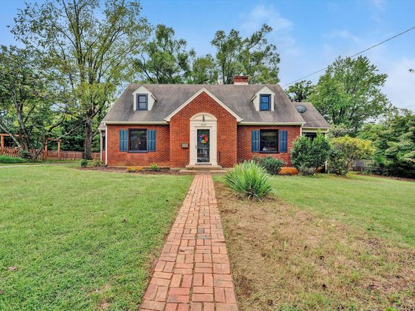 1019 Halliahurst AVE , Vinton, VA 24179