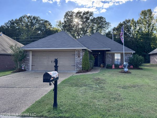 958 Clubhouse Drive, Pearl, MS 39208
