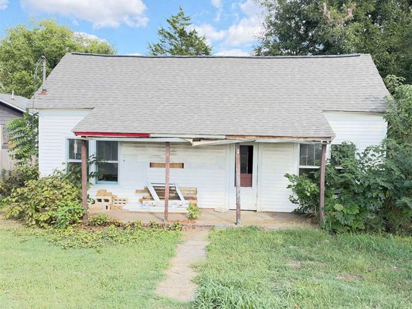 338 Thompson St, Florence, AL 35630