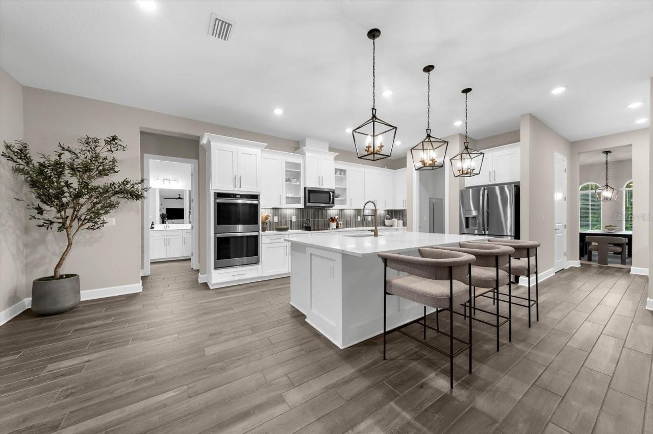 1118 Lake Hanna Drive, Lutz, FL 33549 Photo