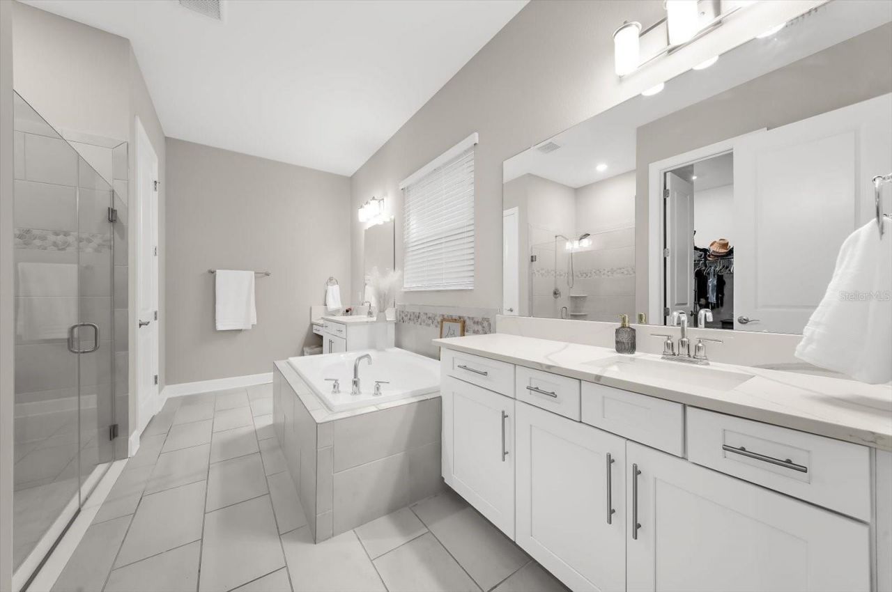 1118 Lake Hanna Drive, Lutz, FL 33549 Photo