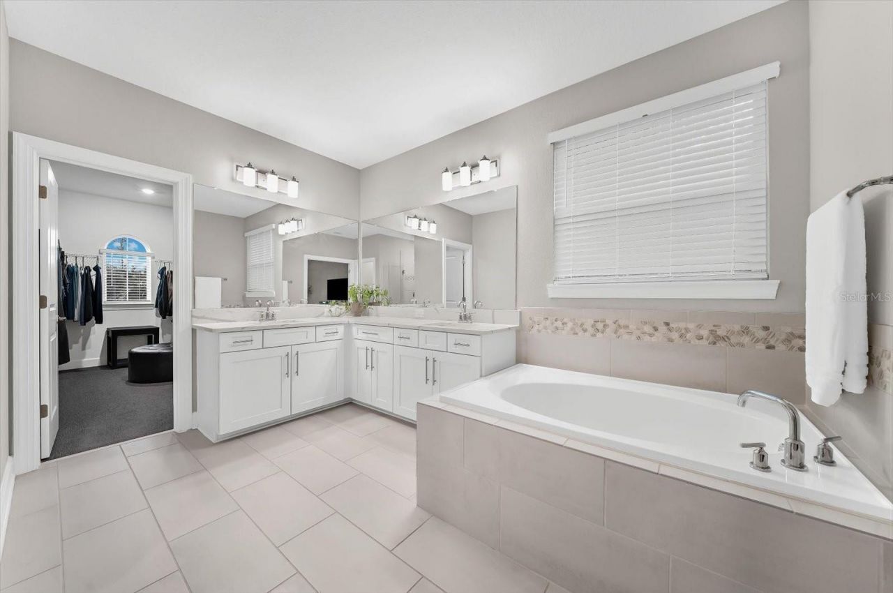1118 Lake Hanna Drive, Lutz, FL 33549 Photo