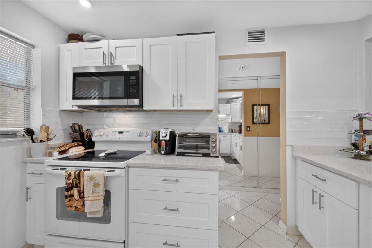 3251 Holiday Springs Boulevard, Unit 205, Margate, FL 33063 Photo