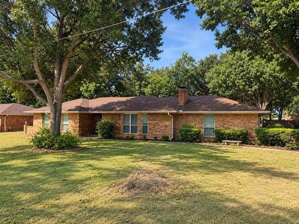 207 Josey Lane , Red Oak, TX 75154