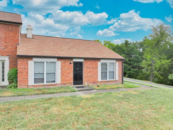 301 Huntington Ridge Dr , Nashville, TN 37211